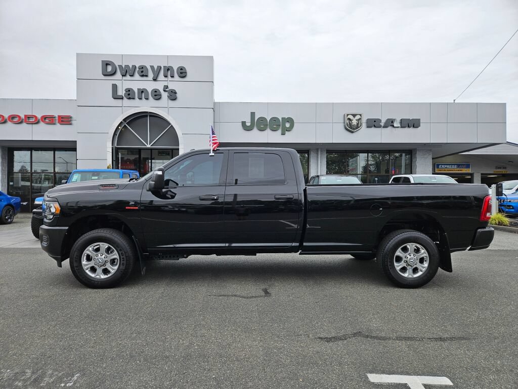 Used 2024 RAM 3500 Tradesman w/ Convenience Group AWD/4WD image 2