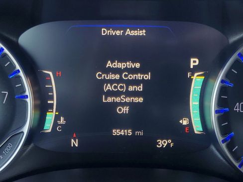 Used 2024 Chrysler Pacifica Touring-L image 20