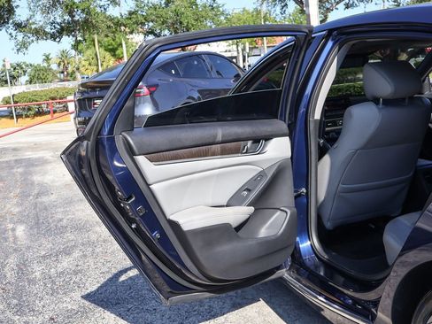 Used 2018 Honda Accord Touring image 27