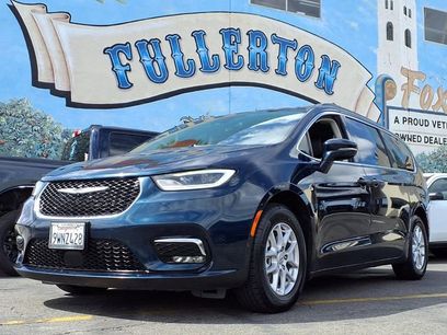 Used 2022 Chrysler Pacifica Touring-L