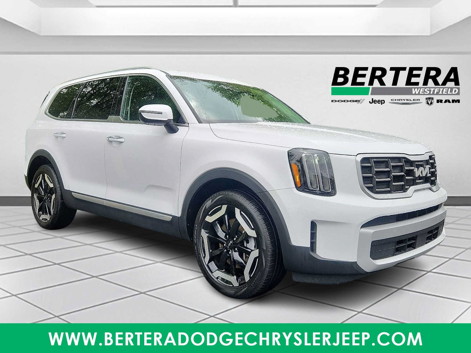 Used 2025 Kia Telluride S AWD/4WD image 1