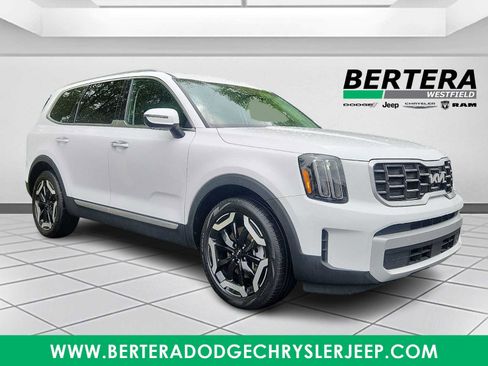 Used 2025 Kia Telluride S AWD/4WD image 1