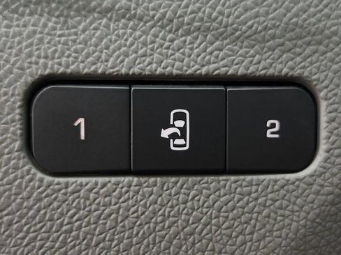 Used 2013 GMC Acadia SLT FWD image 21