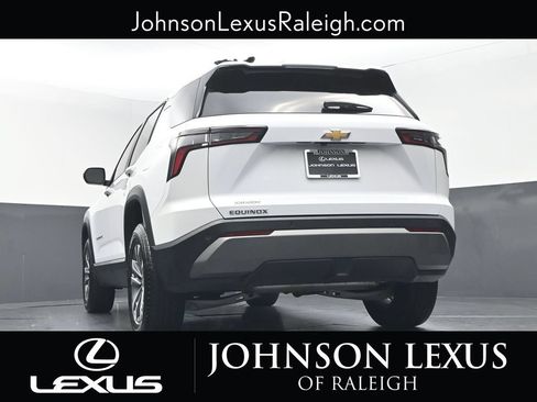Used 2025 Chevrolet Equinox LT FWD image 18
