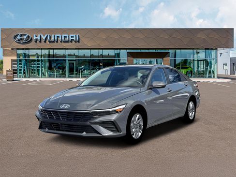 New 2026 Hyundai Elantra Hybrid FWD image 1
