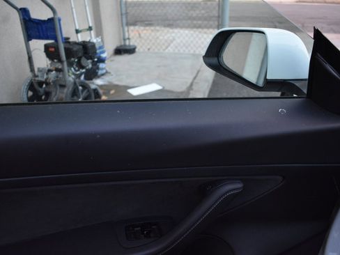 Used 2021 Tesla Model 3 Standard Range Plus image 11