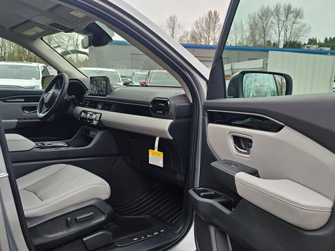 New 2025 Honda Pilot EX-L image 12