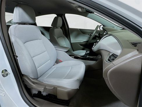 Used 2022 Chevrolet Malibu LT image 24