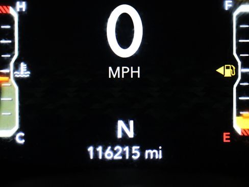 Used 2018 Jeep Wrangler Unlimited Sahara w/ Cold Weather Group AWD/4WD image 12
