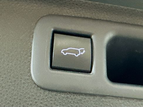 Used 2022 Toyota Highlander XLE image 30