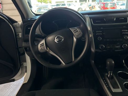 Used 2015 Nissan Altima 2.5 S w/ Special Edition Package FWD image 16