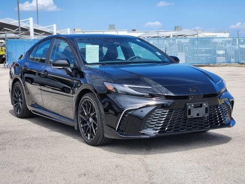 Used 2026 Toyota Camry XSE w/ Premium Plus Package FWD image 3