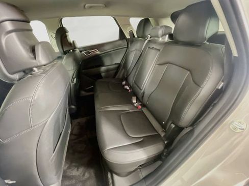Used 2024 Kia Sportage EX AWD/4WD image 25