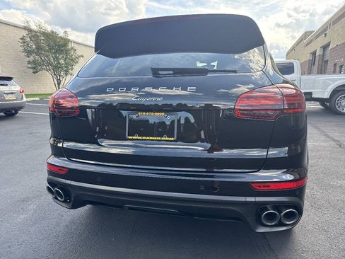 Used 2017 Porsche Cayenne Platinum Edition AWD/4WD image 12