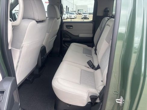 Used 2025 Nissan Frontier SV w/ SV Convenience Package RWD image 20