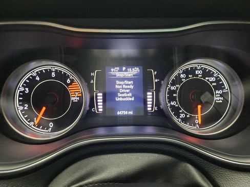 Used 2019 Jeep Cherokee Latitude Plus w/ Cold Weather Group AWD/4WD image 23