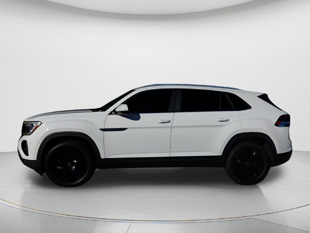 Used 2024 Volkswagen Atlas Cross Sport SE w/ Panoramic Sunroof Package FWD image 9