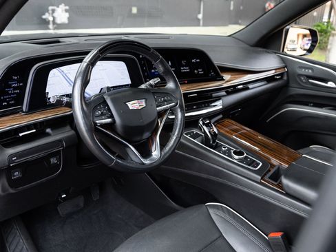 Used 2023 Cadillac Escalade Premium Luxury RWD image 4