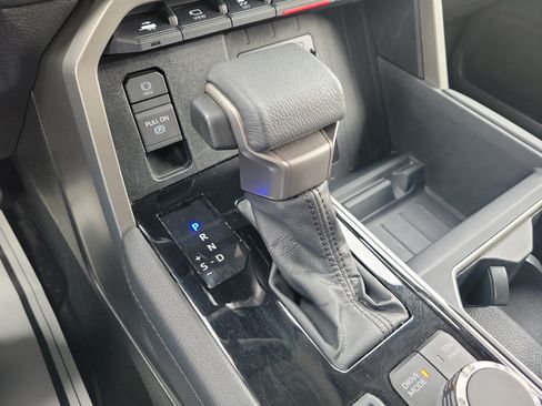 Used 2024 Toyota Tundra Limited AWD/4WD image 24