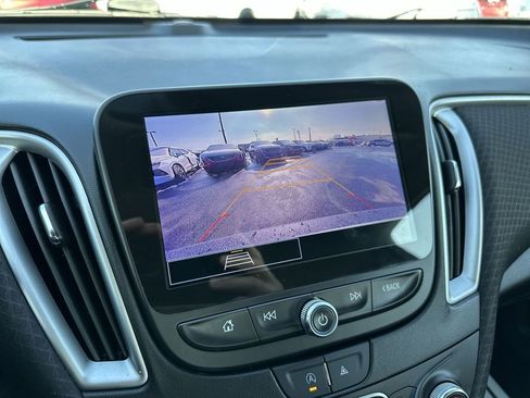 Used 2024 Chevrolet Malibu LS FWD image 17