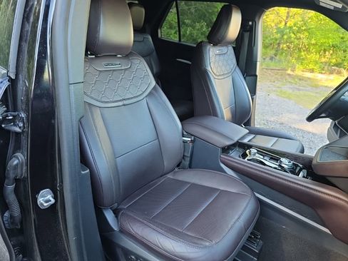 Used 2025 Ford Explorer Platinum w/ LUX Leather Package AWD/4WD image 22