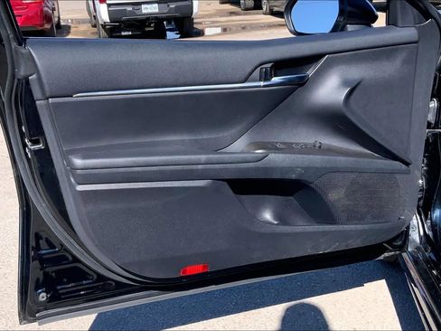 Used 2024 Toyota Camry SE image 21