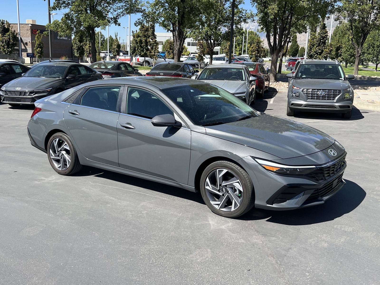 Certified 2026 Hyundai Elantra Limited FWD image 11