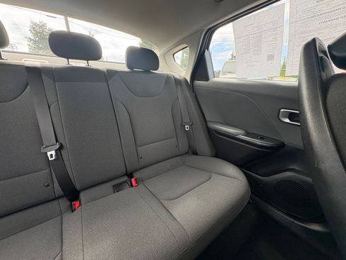 Used 2025 Kia K4 LXS image 37