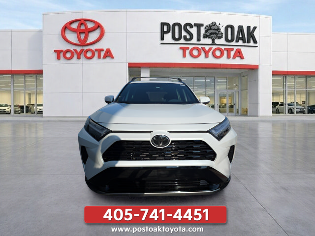 Used 2025 Toyota RAV4 SE AWD/4WD image 11