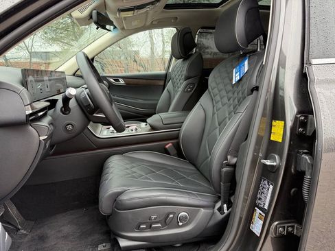 Used 2025 Genesis GV80 3.5T Prestige image 11