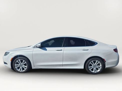 Used 2015 Chrysler 200 Limited FWD image 3