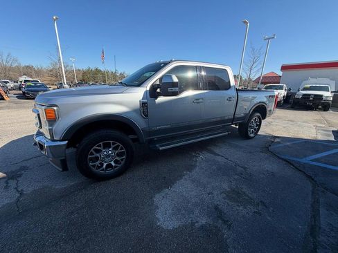 Used 2022 Ford F250 Lariat w/ Lariat Value Package image 3