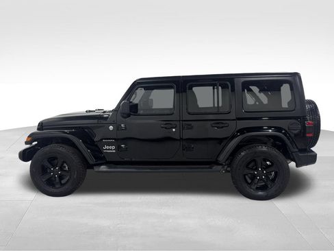 Used 2020 Jeep Wrangler Unlimited Sahara w/ Dual Top Group AWD/4WD image 14