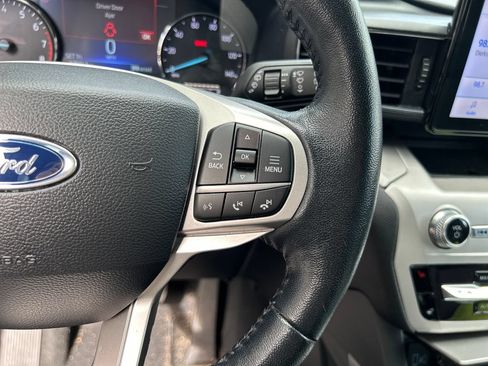 Used 2022 Ford Explorer XLT w/ Equipment Group 202A RWD image 23