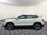 Certified 2024 Volkswagen Taos SE image 4