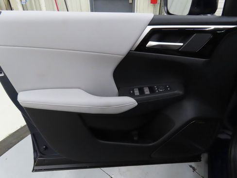Used 2025 Mitsubishi Outlander SE FWD image 10