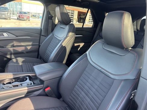 Used 2025 Ford Explorer ST-Line w/ Premium Package image 25