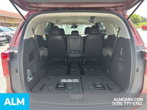 Used 2025 Kia Carnival FWD image 20
