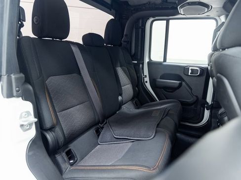 Used 2023 Jeep Gladiator Mojave image 9