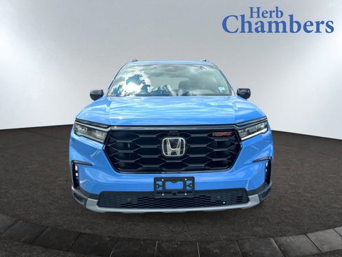 New 2025 Honda Pilot TrailSport image 2
