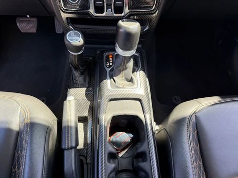 Used 2023 Jeep Gladiator Overland AWD/4WD image 18