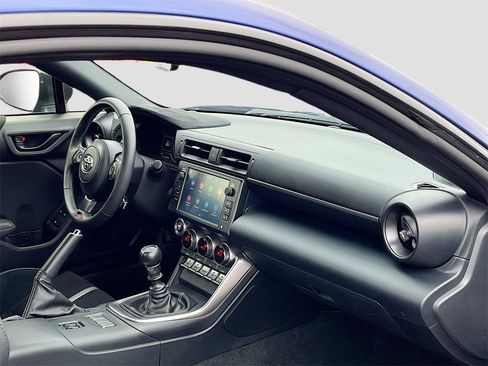 Used 2024 Toyota GR86 Premium image 28