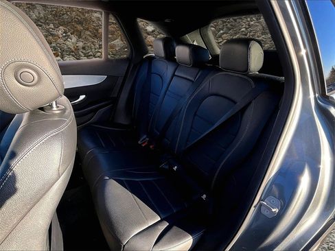 Used 2019 Mercedes-Benz GLC 300 GLC 300 w/ Premium Package image 24