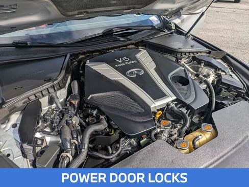 Used 2017 INFINITI Q60 Red Sport 400 image 12