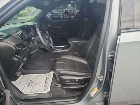 Used 2023 Chevrolet Traverse RS AWD/4WD image 9