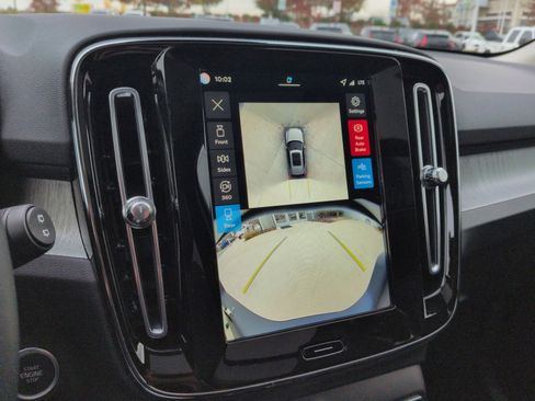 New 2026 Volvo XC40 B5 Plus w/ Protection Package Premier image 19