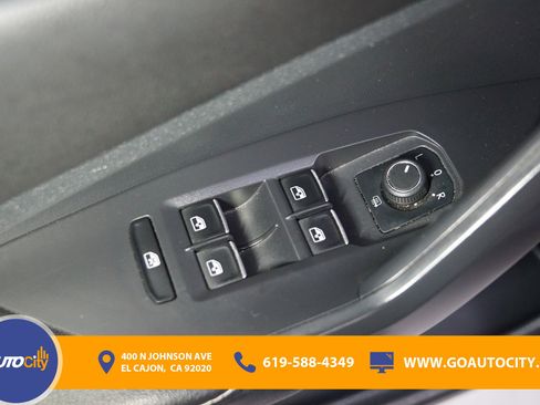 Used 2024 Volkswagen Jetta SE image 19