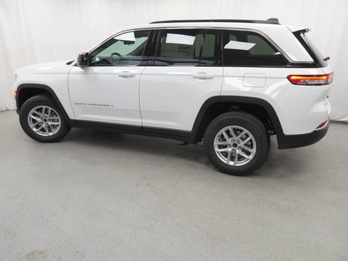 New 2026 Jeep Grand Cherokee Laredo AWD/4WD image 14