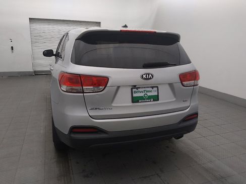 Used 2017 Kia Sorento L FWD image 6