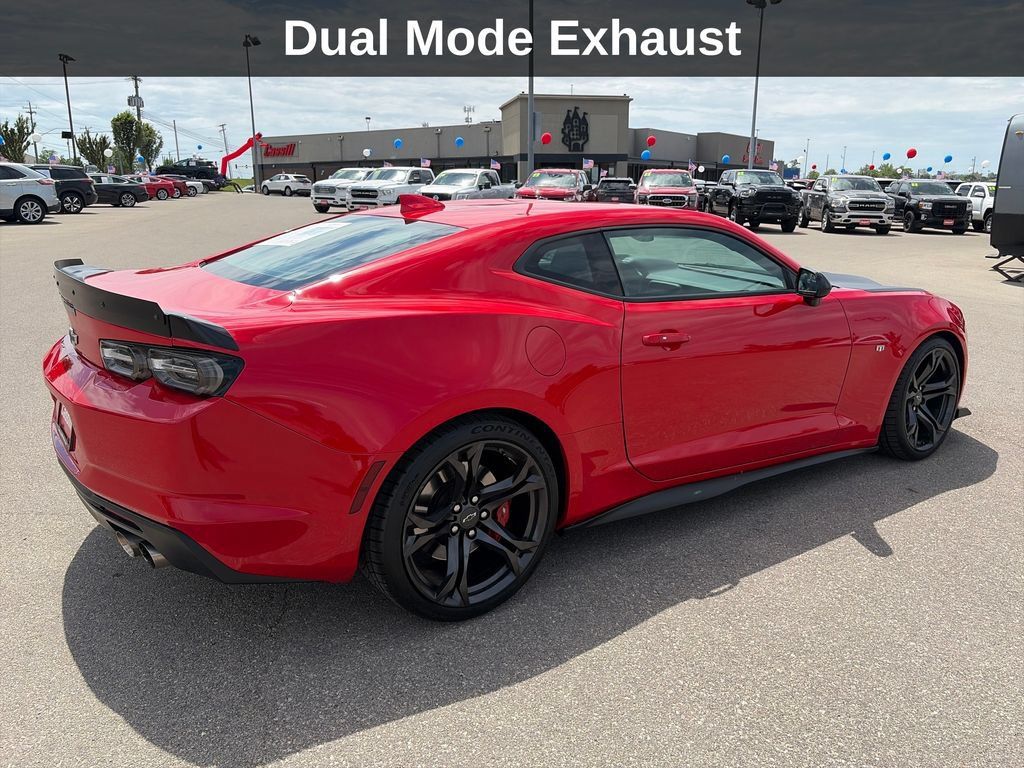 Used 2021 Chevrolet Camaro SS RWD image 5
